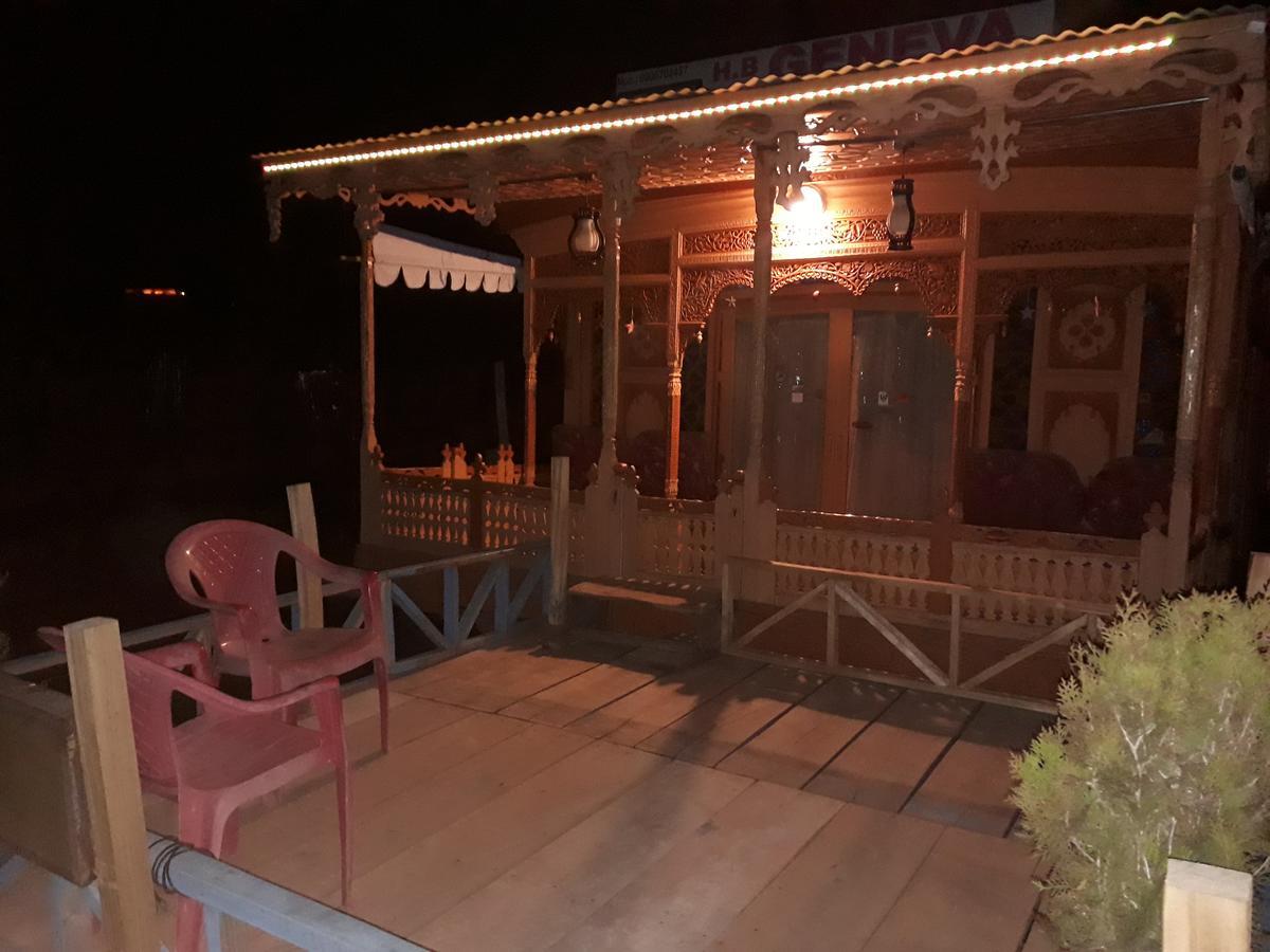 Heritage Geneva House Boat Srīnagar Extérieur photo