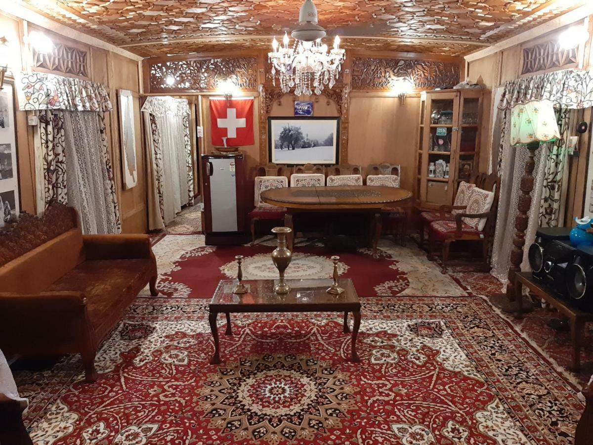 Heritage Geneva House Boat Srīnagar Extérieur photo
